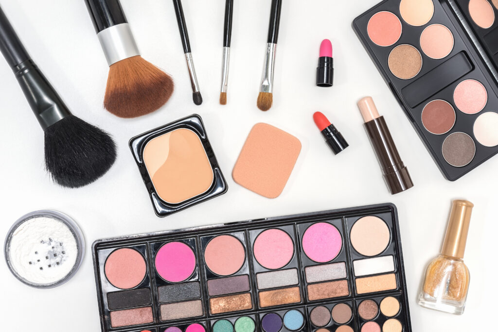 5 Best Affordable Makeup Brands - itemsurvey.com